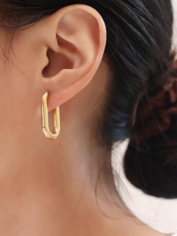 Gold Rectangle shape hoop Ear-rings - Image 4